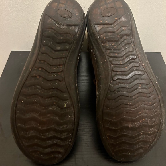 Ugg Boots - Picture 4 of 10